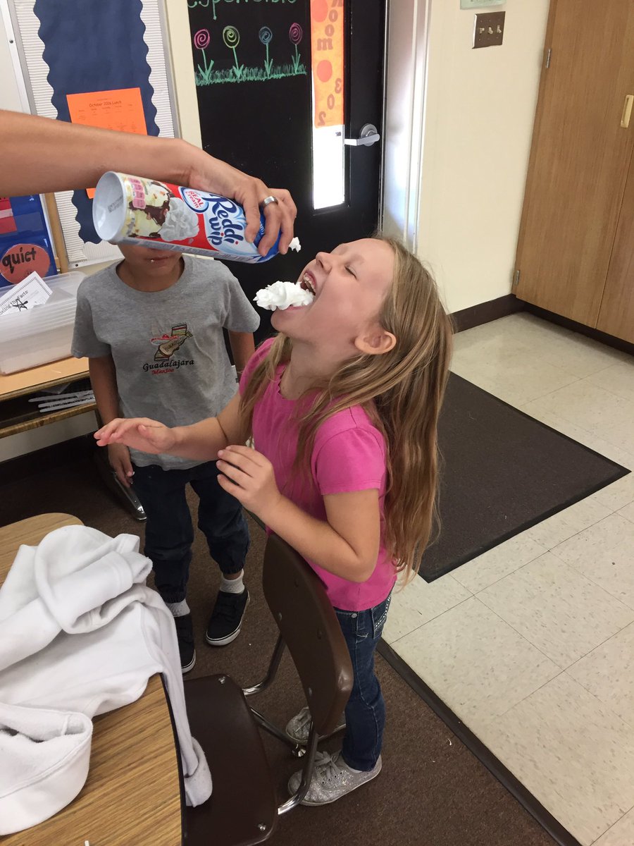 mrs_terrigraham's tweet photo. Earning the best treat ever for reading intervention! @mesmallards https://t.co/IzQJzHsP36