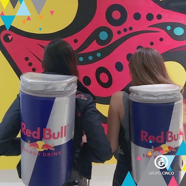 #RedBull is in the house. Energía para los creativos. https://t.co/XwBp4QwIw5
