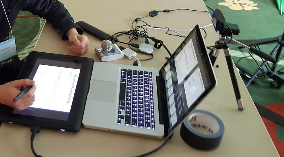 yipcw's tweet photo. #cit2016 Duke CIT Showcase 2016 https://t.co/FuVfNJG2RC "kit" for instructors to record narrated powerpoint in camtasia on Mac(yoga easier?) https://t.co/7eKQZuBw3S