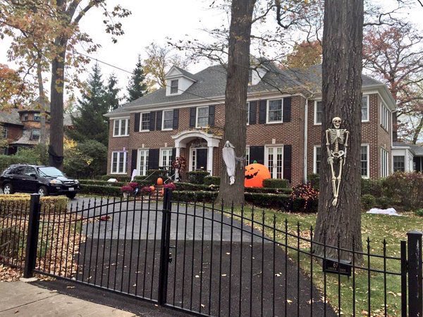 Can we live in this house baby?