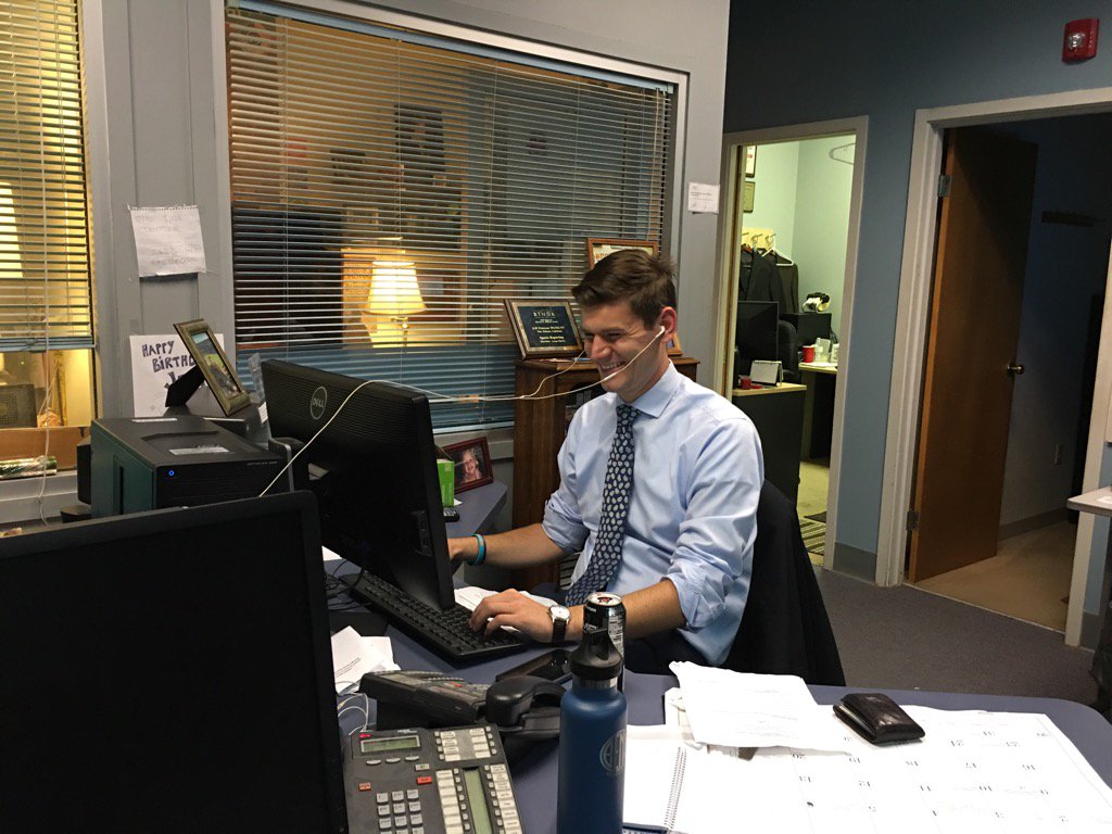 KimBlockMaine's tweet image. Somebody get this guy an extension cord! #earbudproblems @DanMcWGME