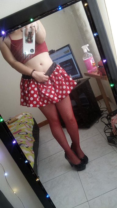 Hope u like my pictures babes 😘 💋 https://t.co/CwSiI5784b