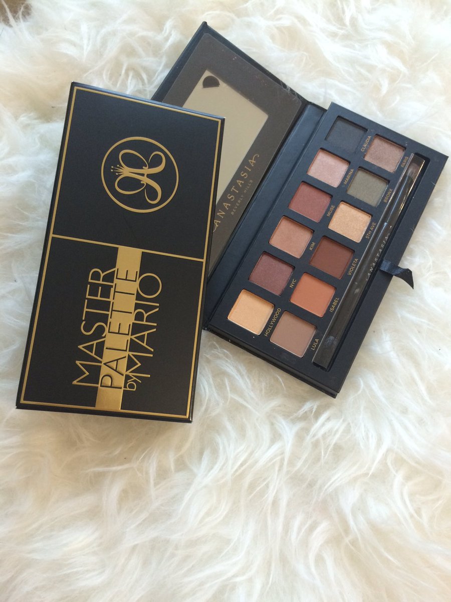 KBellaBeautyXO's tweet photo. She's here!!! @ABHcosmetics #masterbymario https://t.co/LGxfK92aOS