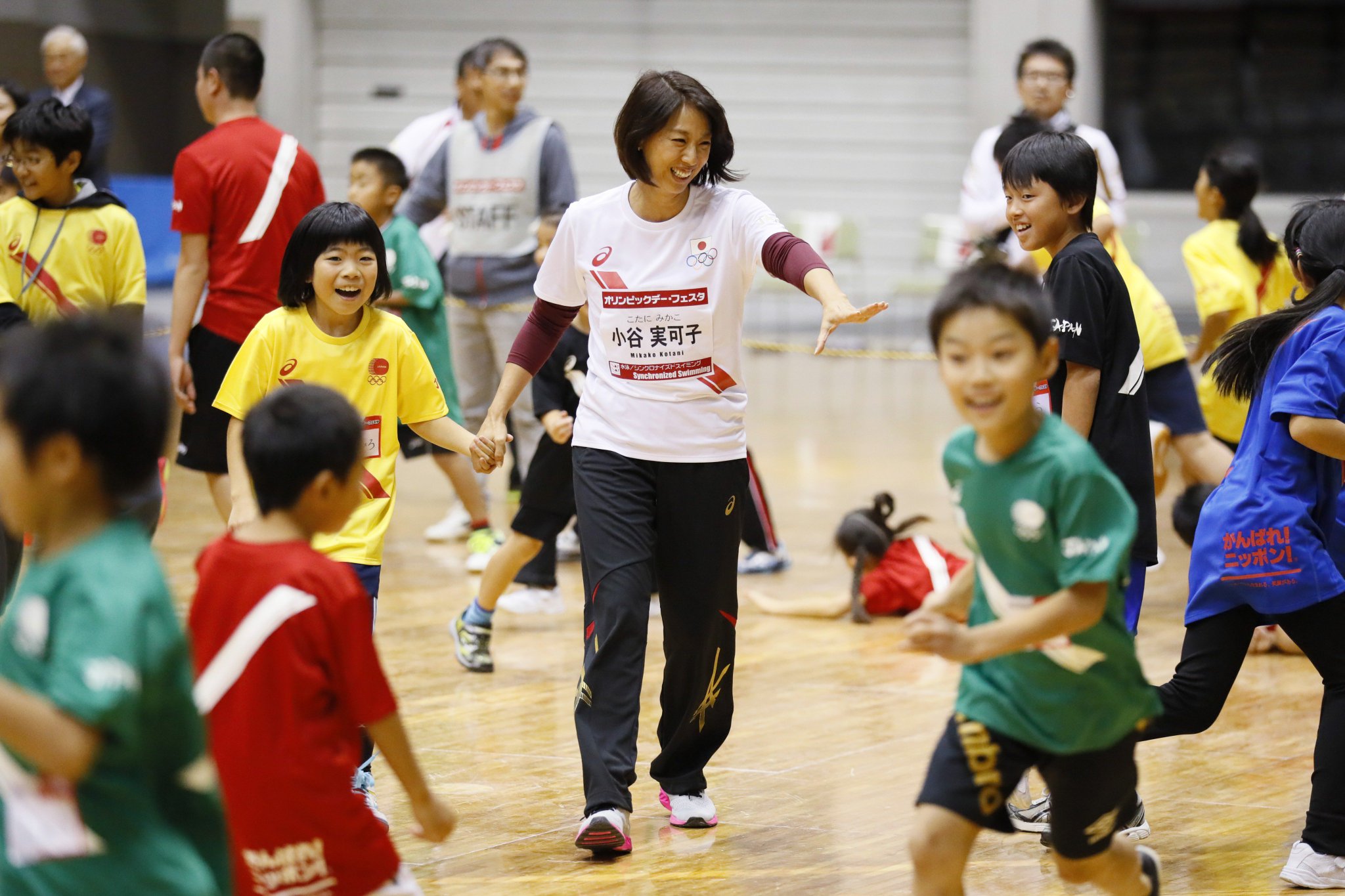 日本オリンピック委員会 Joc Jocは10月10日 月 祝 岩手県盛岡市にて オリンピックデー フェスタin盛岡 を開催しました 初参加の小谷実可子さん 実可子さんを手ぶらで帰すわけにいかない と チームメイトの中学生が誓ってくれたようで 有言 日本オリンピック委員会 Joc Jocは10月10日 月 祝 岩手県盛岡市にて オリンピックデー フェスタin盛岡 を開催しました 初参加の小谷実可子さん 実可子さんを手ぶらで帰すわけにいかない と チームメイトの中学生が誓ってくれたようで 有言