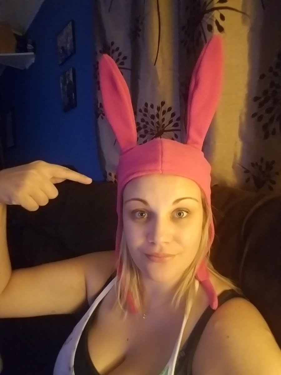Clandycorn's tweet photo. @BobsBurgersFOX @BobBurgerLouise Loving my ears! I'm never taking them off! #LouiseBelcher #DontTouchMyEars #BobsBurgers https://t.co/2qGVPFXYDQ