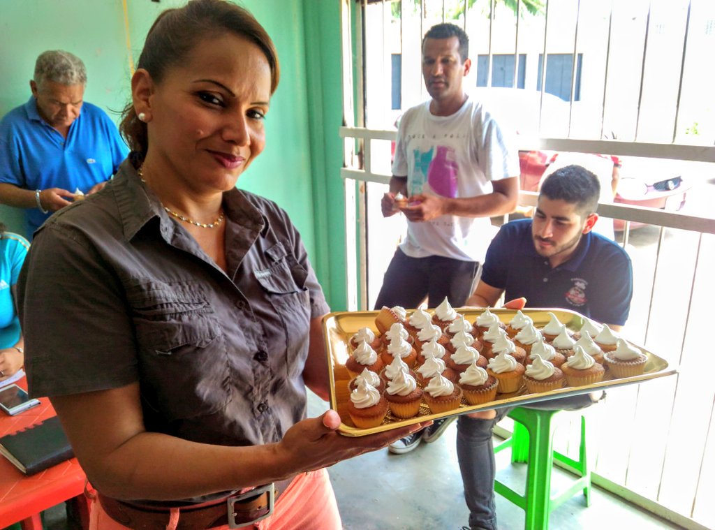wabinokoida's tweet photo. Reunidos con representantes de la Asociación de Emprendedores Panaderos y Artesanos Senderos de Dios de Casacoima https://t.co/uK3fUaUU9P