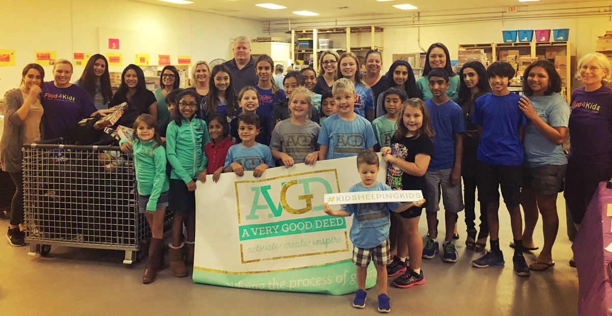 Averygooddeed's tweet photo. A Very Good Deed Family volunteers donated 472 lbs to Food4kids! https://t.co/Vy58o2A2Wx
