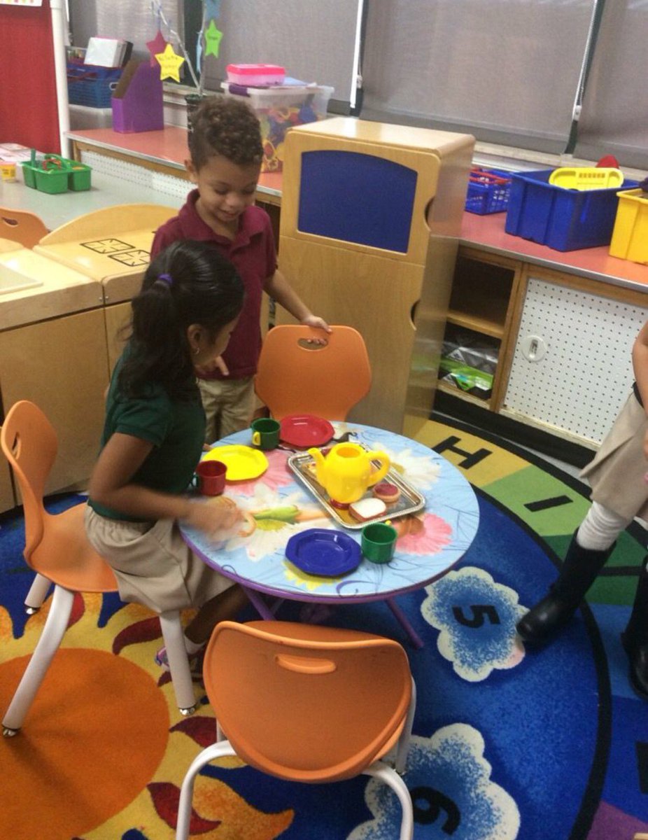 PHElementary's tweet photo. Pre-k learning is fun! @PHElementary #successtps #boldjourney https://t.co/yb1ZZt9DYW