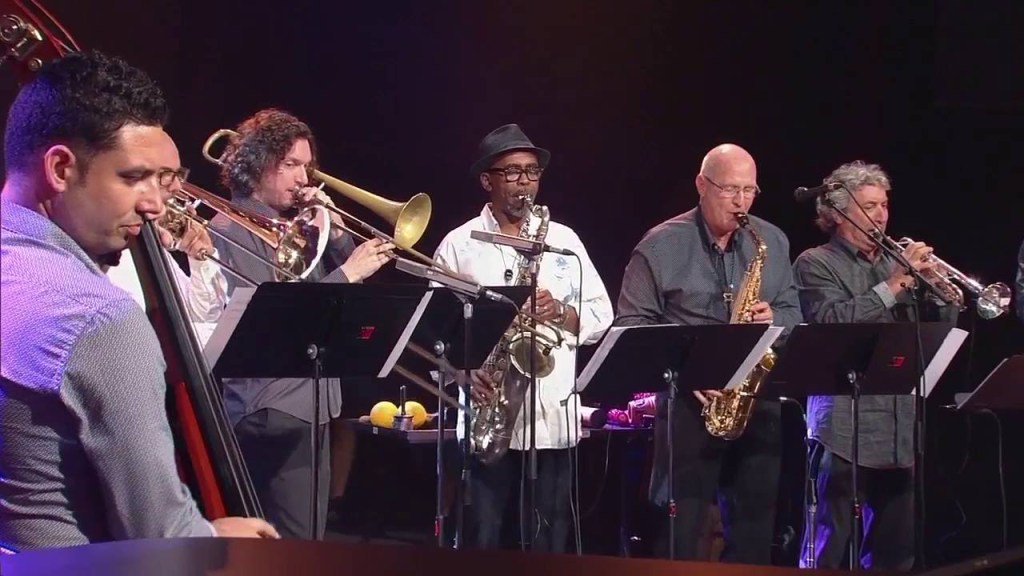 LatinJazzNet's tweet image. Roberto Fonseca To Release New Album ABUC on Oct 28 2016 @Rober_Fonseca #IMPULSE!… latinjazznet.com/featured/rober…