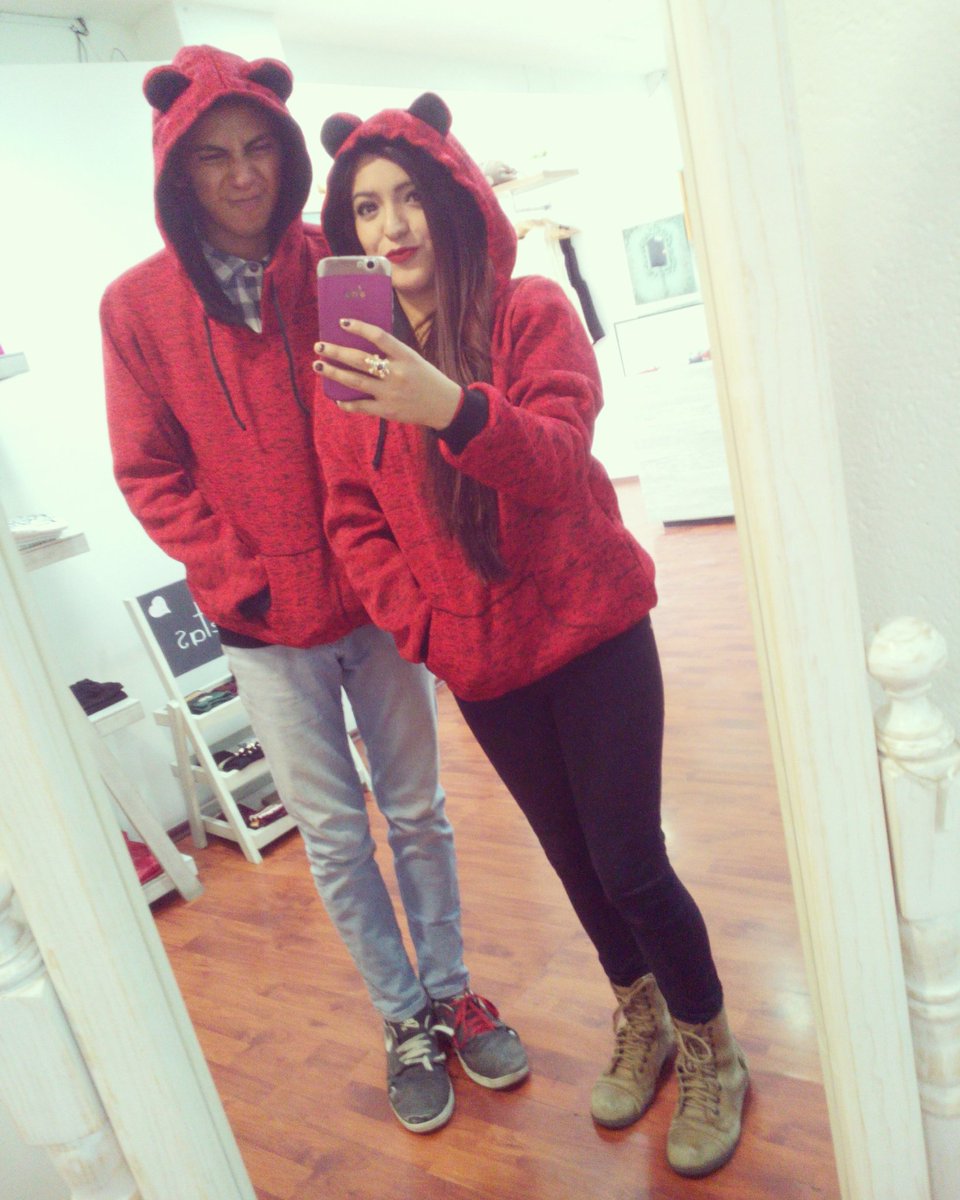vanuguzy's tweet photo. Somos unos ositos :) nueva sudaderita wuiiii <3 #mmshop https://t.co/U6LsZVAhgp