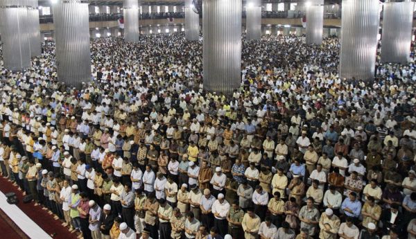 dompetdhuafaorg's tweet photo. “Shalat Jum’at berjama’ah adalah kewajiban muslim, kecuali : budak, wanita, anak kecil &amp; org sakit” (HR. Abu Dawud) https://t.co/xb3CwxPPNc