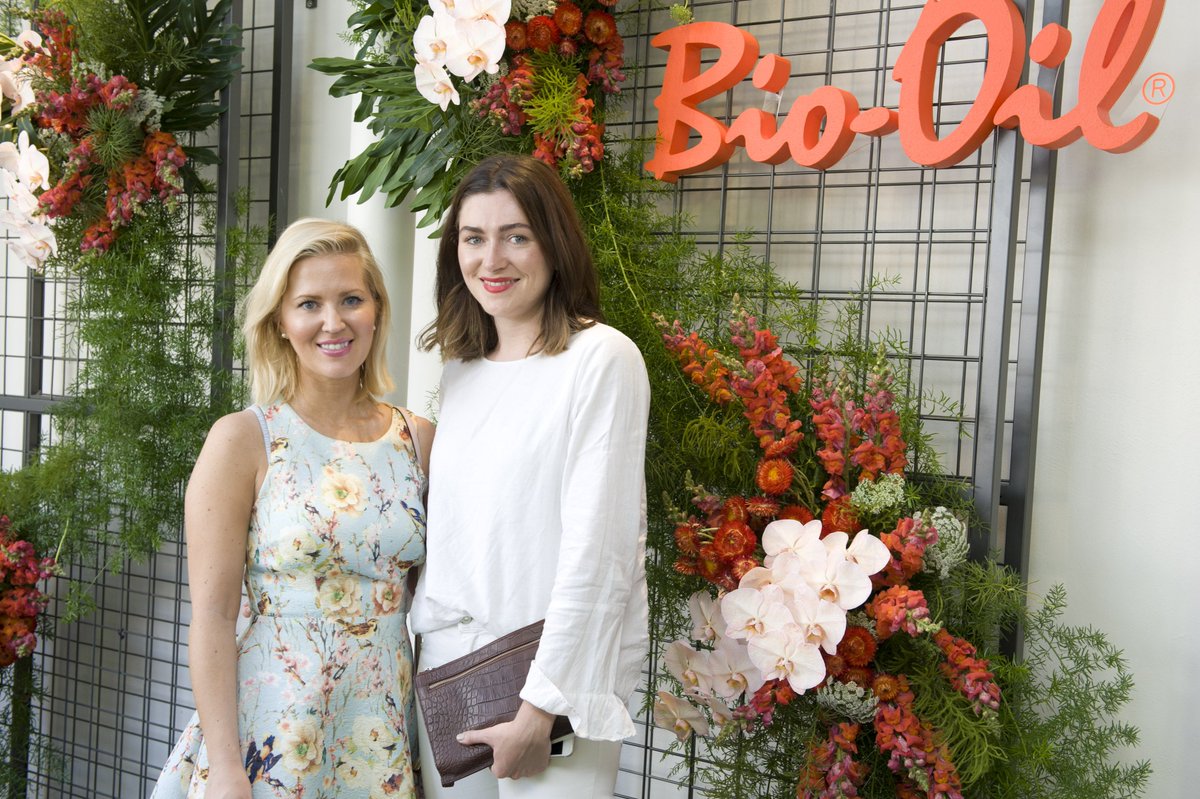 InvisibleThdPR's tweet photo. Glowing Beauties! So great to see you Aimee &amp; Sarah! Thank-you for helping #BioOil celebrate 30 years of global success! #BetterWithBioOil https://t.co/vOsTrgB5f1