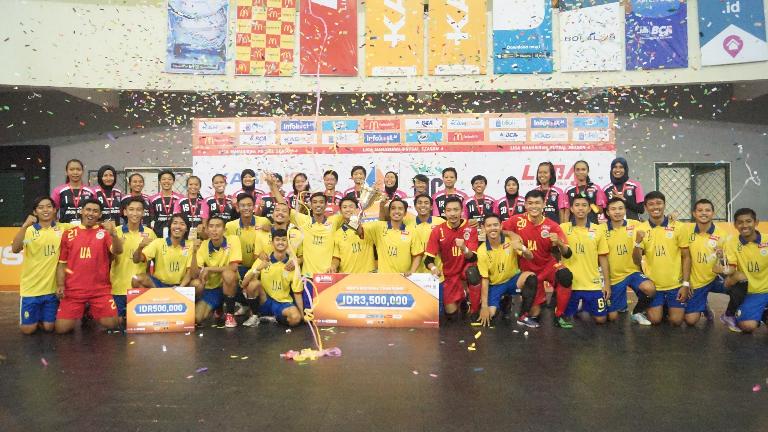 Hasil Lengkap Laga LIMA Futsal 2016 Central Java-Yogyakarta dan Nusantara Conference bolalob.com/read/40705/has… #LIMAFutsal <a href="/LIMAFutsal_/">LIMA Futsal</a>