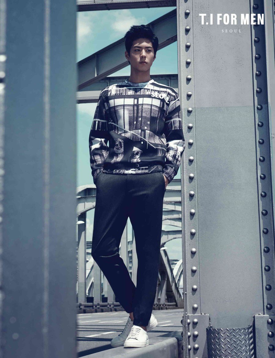 Phumshop's tweet photo. หล่อได้อีก...
#ParkBoGum #박보검 #BOGUMMY
#TIMEN #MoonlightDrawnByClouds https://t.co/8YmR9MNOPA