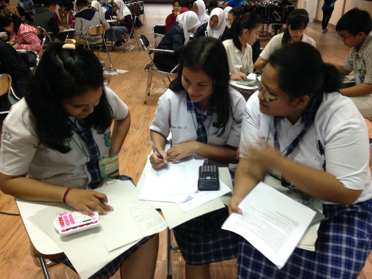 PresunivAD2016's tweet photo. SENIOR HIGHSCHOOL COMPETITION 

1st ROUND: CASES. https://t.co/vKpepEgPev