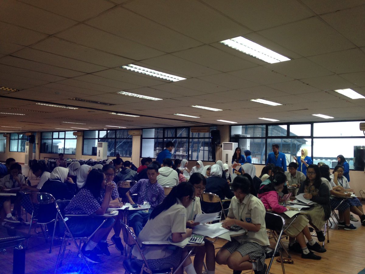 PresunivAD2016's tweet photo. SENIOR HIGHSCHOOL COMPETITION 

1st ROUND: CASES. https://t.co/vKpepEgPev