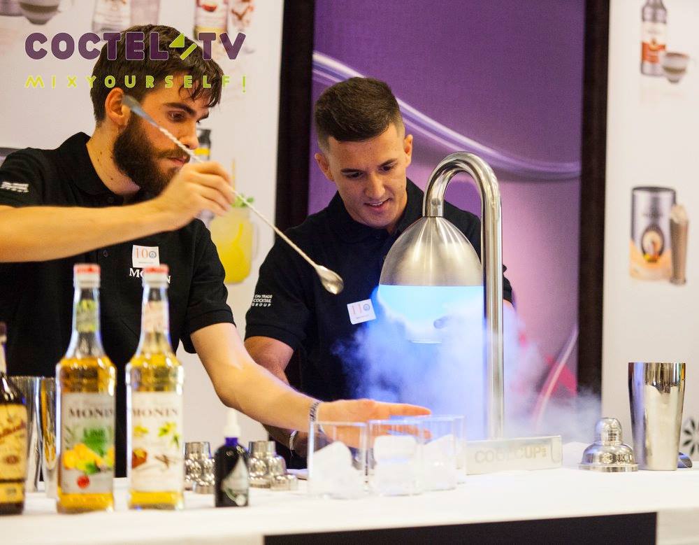 CoolCup_'s tweet photo. LXIII Campeonato Nacional de Coctelería @fabebarmans 
Foto de @CoctelTV 
#co2 #coolcup #fabe2016 #coctel #barmans #monincup #Madrid https://t.co/0zxB1jAaYt