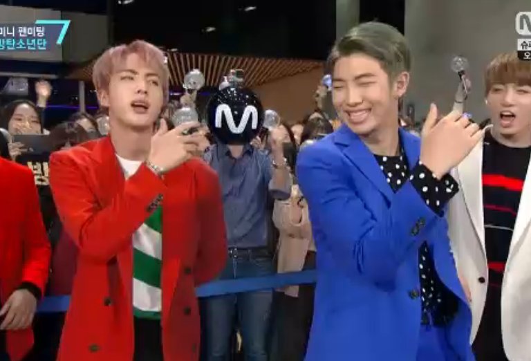 namjinpics's tweet photo. https://t.co/mFdLJ4mUlN