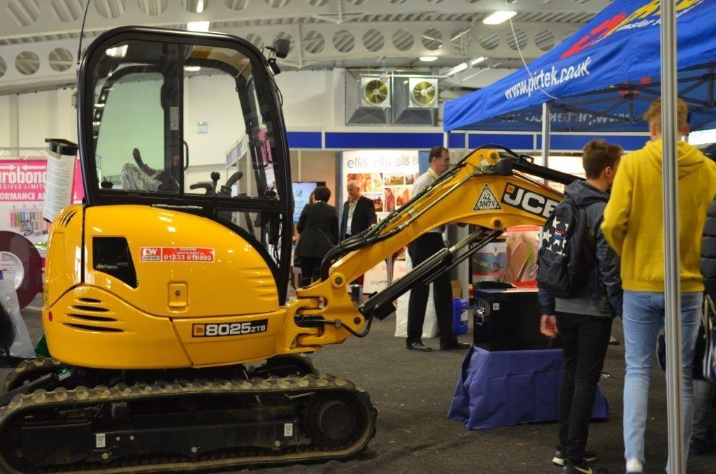 CW Plant Hire tweet media