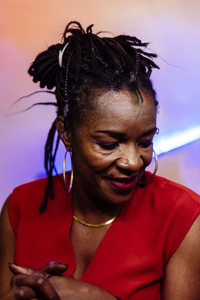 Découvrez les portraits du #BaldelAfriqueEnchantee &amp; leurs guests <a href="/BALOJI/">BALOJI</a> et <a href="/MamaniKeita/">Mamani Keita</a> par @charleliephoto bit.ly/balafrique-cma…