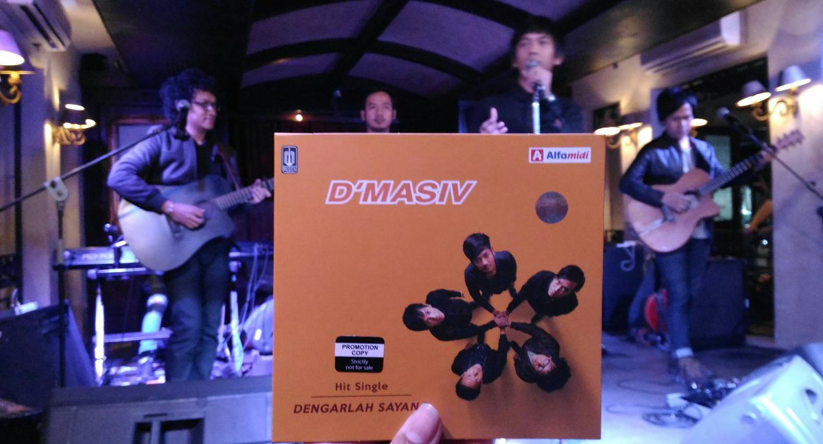 Family Midi bisa mendapatkan Orange Album <a href="/DMASIV/">D'MASIV</a> di seluruh Alfamidi dan Lawson terdekat yaaa <a href="/MusicaStudios/">Musica Studio's</a>  #DMASIV5thAlbum