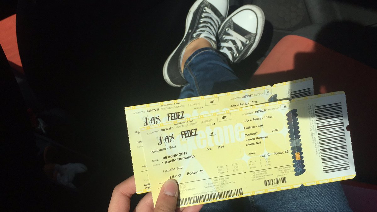 Fedez1710's tweet photo. Ce se vede ad Aprile!😍 @Fedez https://t.co/aZHEzrFocR