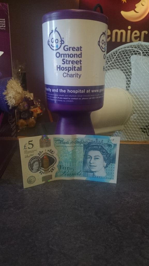 Giving my first new fiver to <a href="/GreatOrmondSt/">Great Ormond Street Hospital for Children</a> #fivergiver #fivergiver even if I am a bit late to the party! #purplepeople <a href="/SDEBDD/">simon ewins</a> <a href="/MCRWOW1/">MCRWOW</a>
