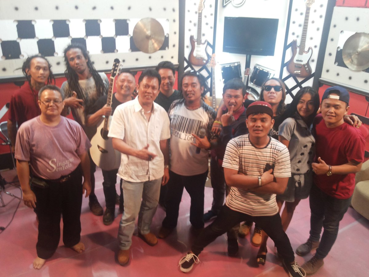 Salam utk penggemar @NACITA_MDE dari anak2 KMN  #kamarmusiknusantara facebook.com/kamarmusik