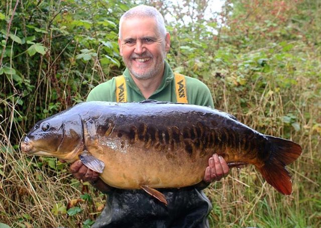 Let's start the day with a stunner from Lee Walters, #VNF Dumbbells slipped up this gorgeous creature followed by something huge 👀
