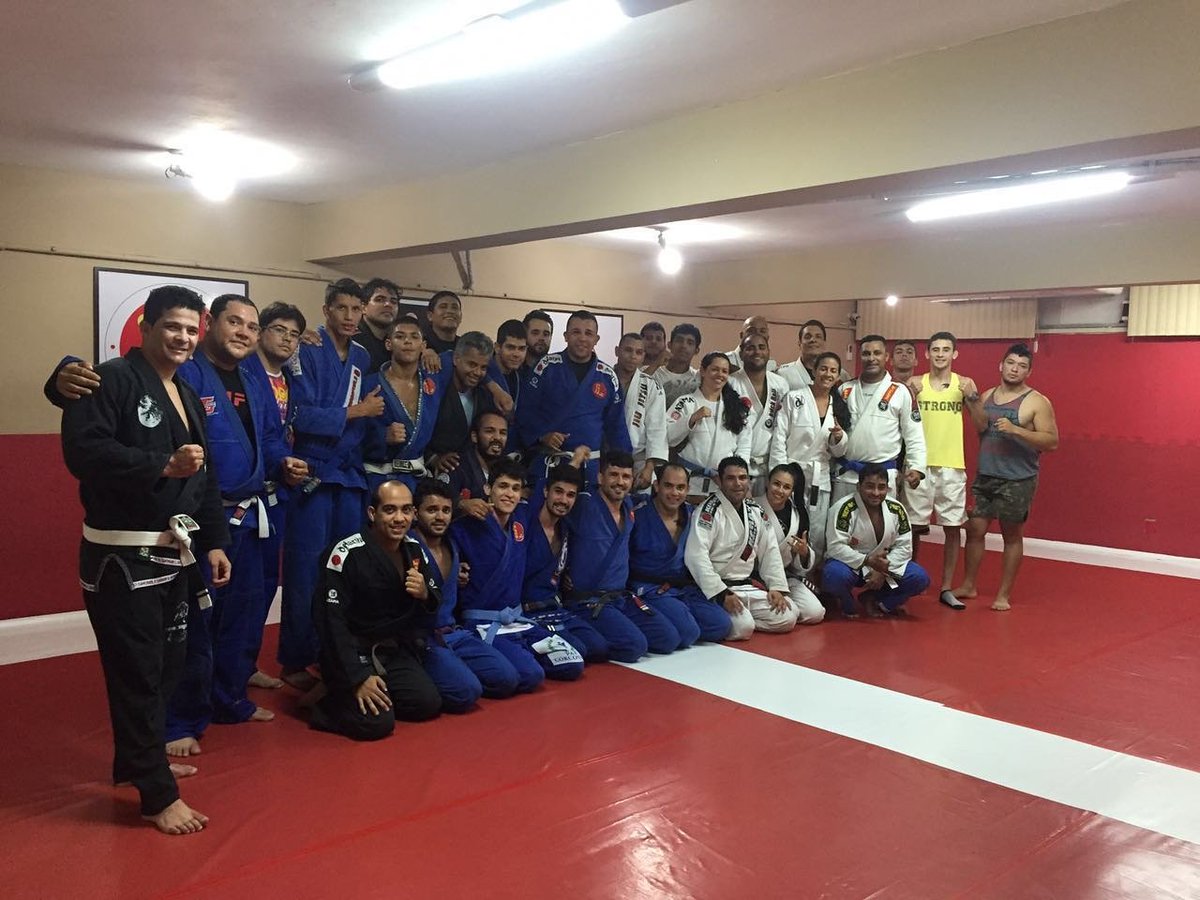 VicHorla's tweet photo. DeLaRiva BJJ https://t.co/WpwbhpWIxE