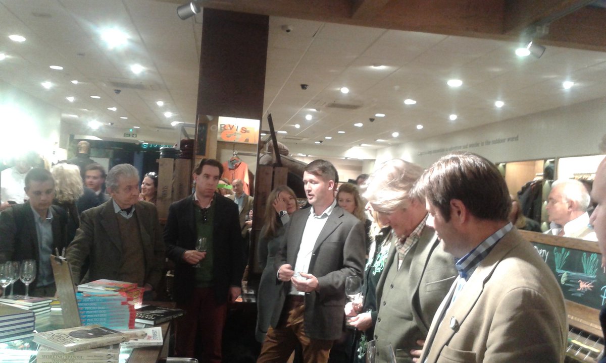 MerlinUnwin's tweet image. Affordable finest craftsmanship of the unsung  #hammergun praised by @VintageGuns  @OrvisUK author party last night with @MerlinUnwin