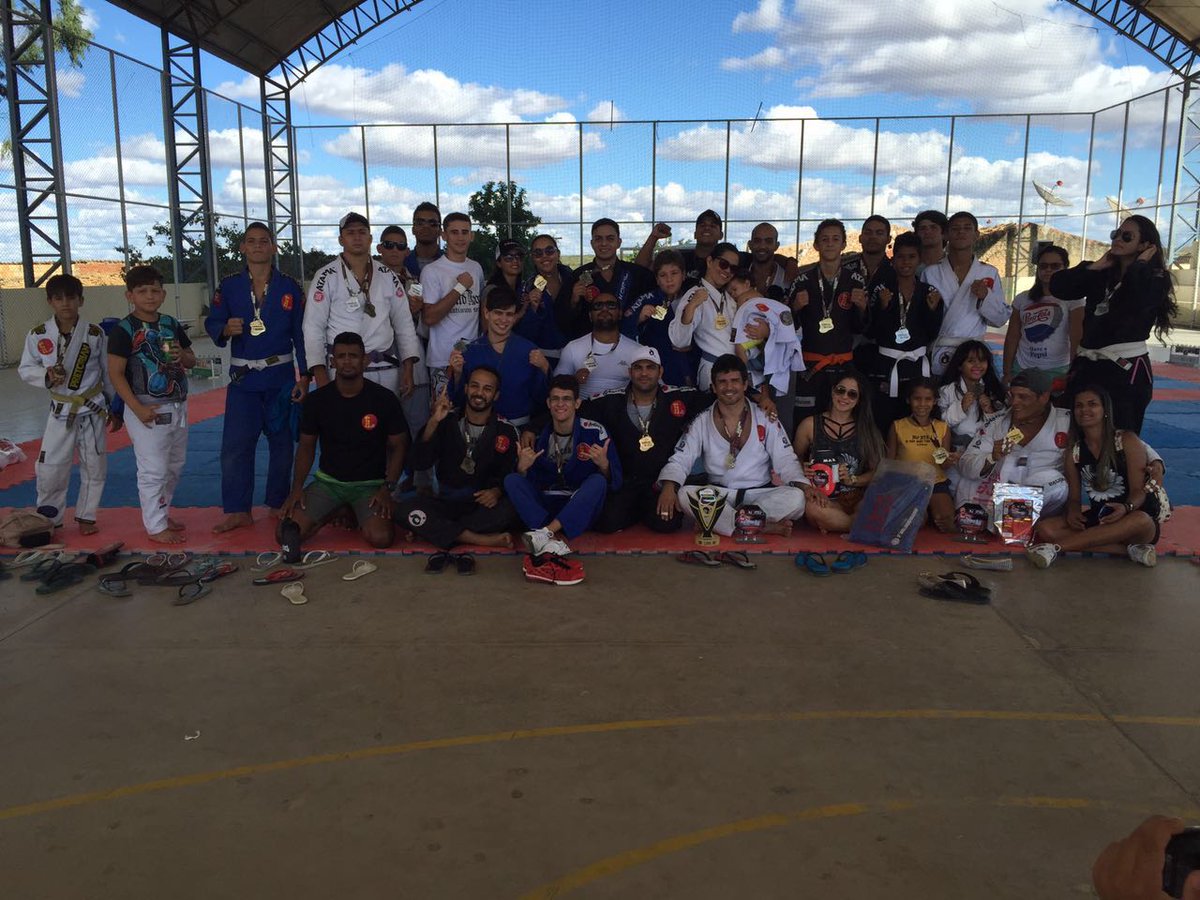 VicHorla's tweet photo. DeLaRiva BJJ em Ipubi na lV etapa do Campeonato Pernambuco de Jiu Jitsu . https://t.co/hUoORlfzYo