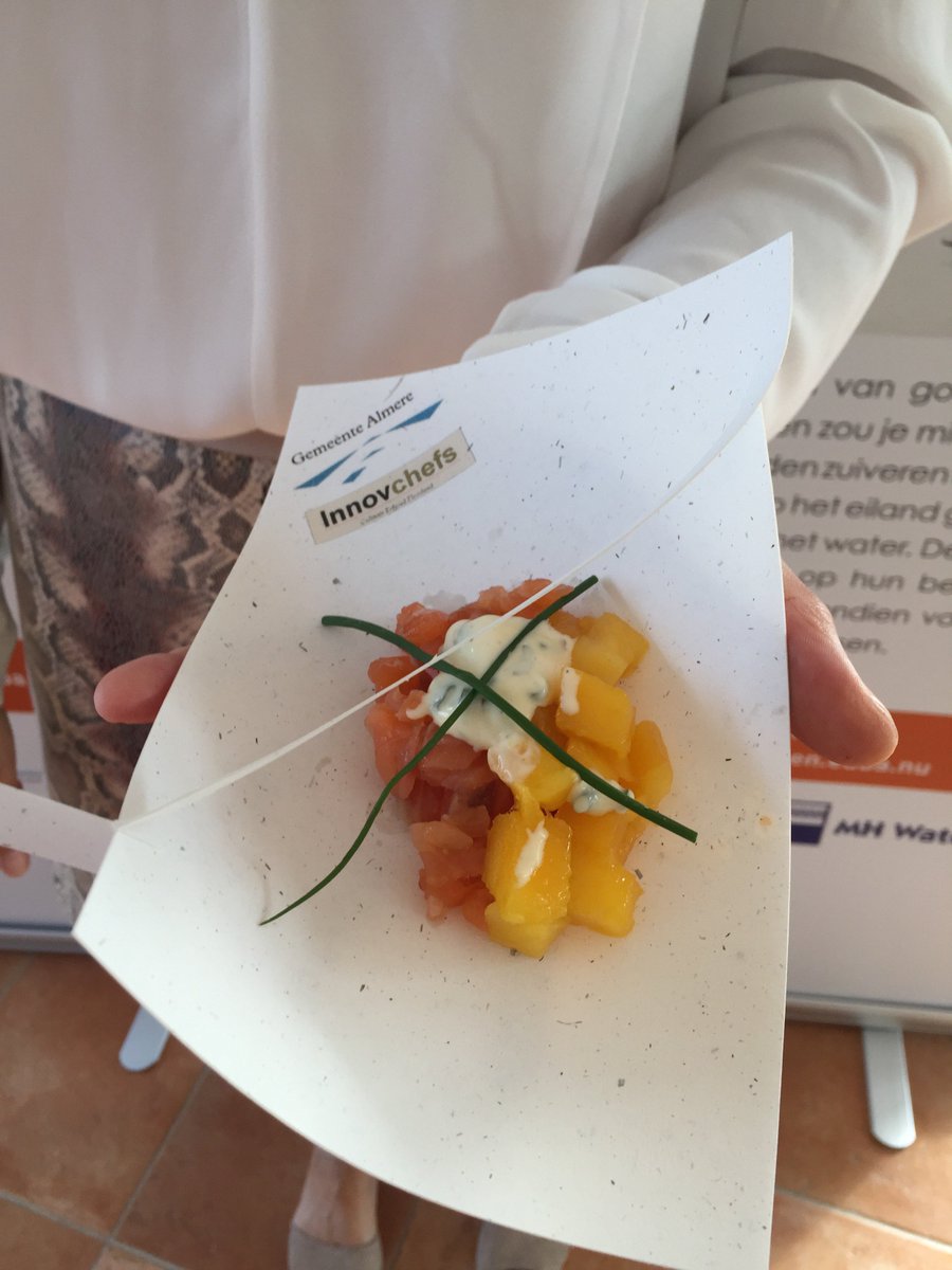Dit kan je bijvoorbeeld maken van waterplanten: amusebordjes voor een cateringbedrijf. Mooi voorbeeld samenwerking gemeente en bedrijven.