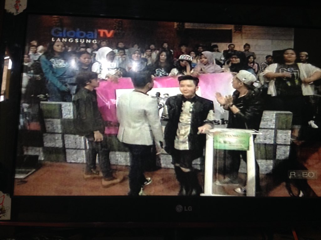 MyRTHMakassar's tweet photo. Tetap seperti ini kalian semua💖💕 @SMASHindonesia cepat cepat merealisasikan semuanya yaa😊 kita nunggu kok!! #AdaAdaAjaSBKangenSMASH https://t.co/fW4M9mXp6p