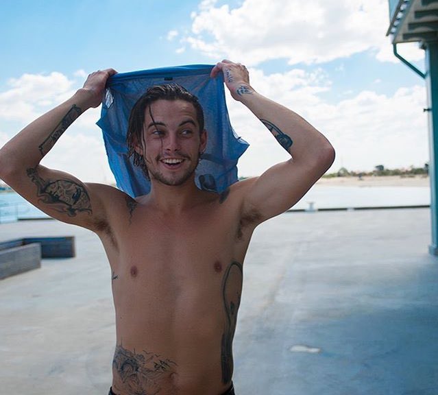 heshiguess's tweet photo. Crazy you gone fam.
I miss bumming cigs and hearing your wild tour stories 😔
#LongLiveDylan
📸: Mike O'Mealy. https://t.co/Sq56zpNyek