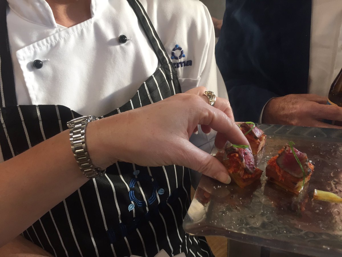 trudinelson's tweet image. #Culinary @Olympics began 1886. NZ competed first in 1982 with #cheeserolls #lamingtons. Best opportunity for chefs in the competition world