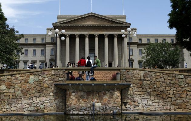 TimesLIVE's tweet photo. Wits extends academic year by two weeks https://t.co/bV6989igsf https://t.co/YYDcp2VyHZ