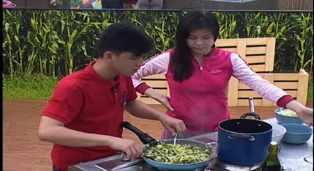 UGSyong's tweet photo. Yong, Kisses, Edward. Puro grabe bai, patay na, nah na lang sinasabi nila except kay Yong. 😂 #PBBTrainingDay #PBBLivestream https://t.co/lFiDBD1zzL