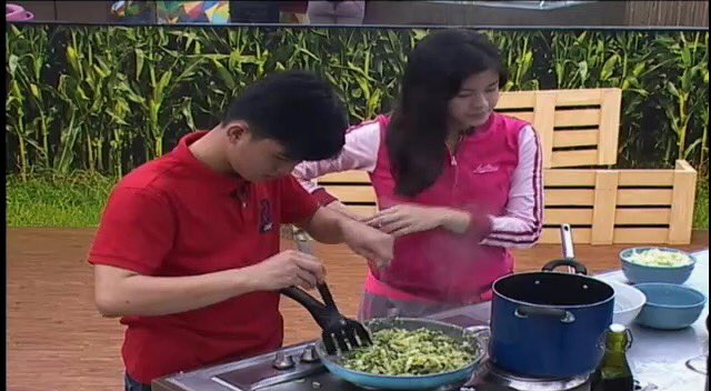 UGSyong's tweet photo. Yong, Kisses, Edward. Puro grabe bai, patay na, nah na lang sinasabi nila except kay Yong. 😂 #PBBTrainingDay #PBBLivestream https://t.co/lFiDBD1zzL
