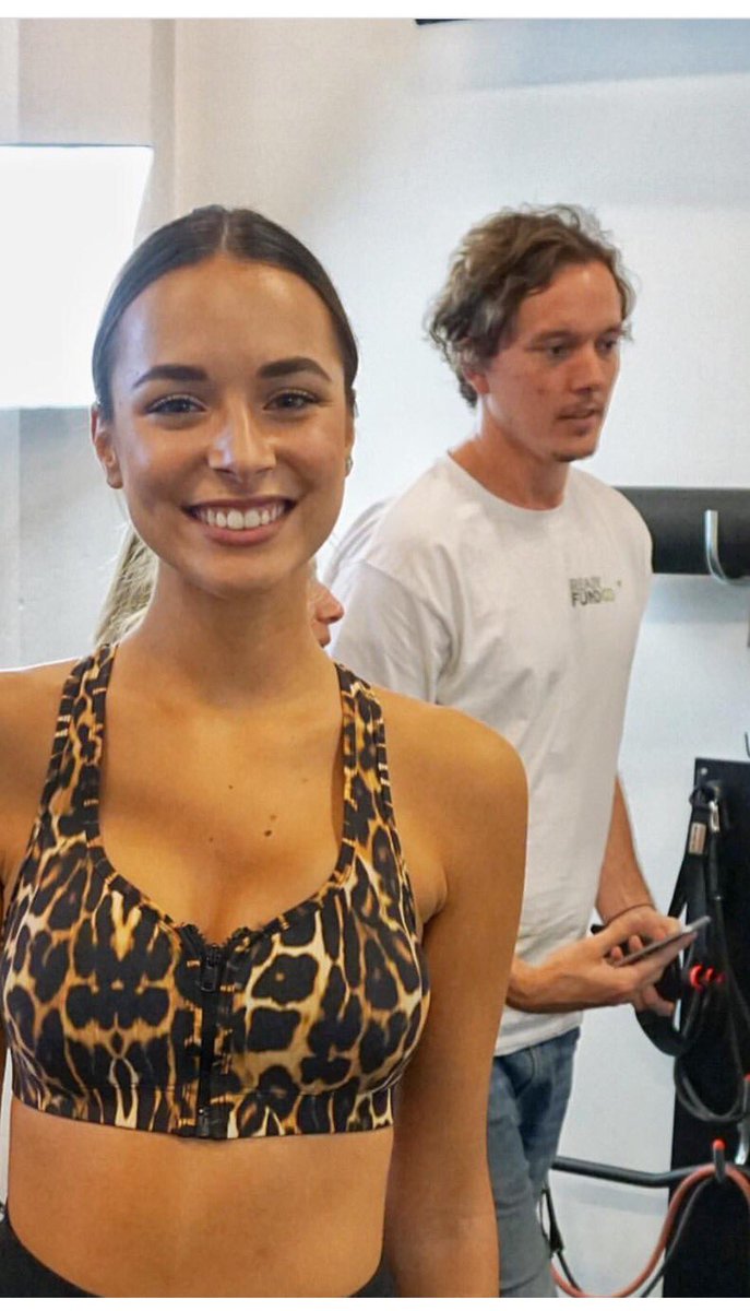 JemRowed's tweet image. @ReadyFundGo @bigyahu gets you a great slot right next to miss universe! 😀😀👌👌👌 #awareness #readyfundgo #crowdundingstartup