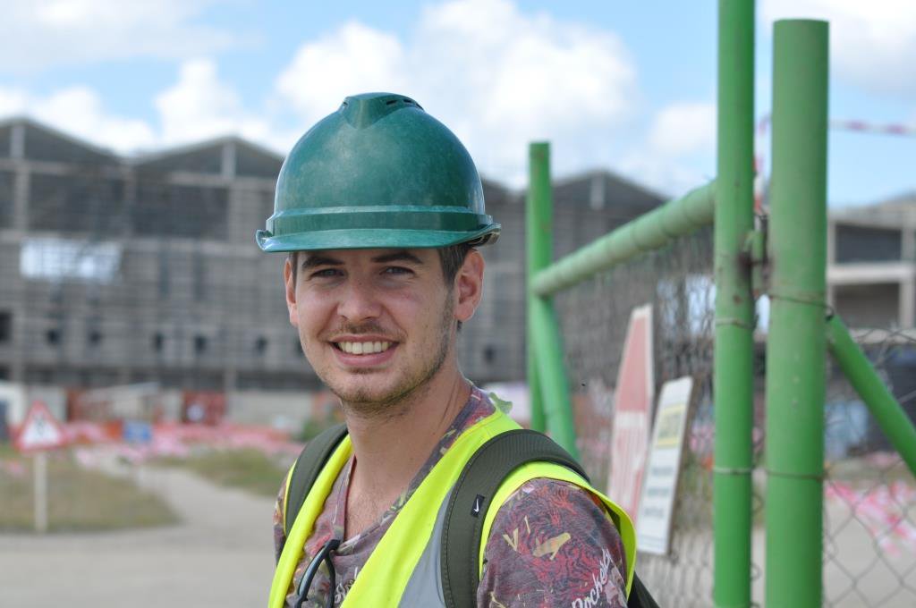 BAMGroep_NL's tweet photo. René werd na zijn traineeship (oa in Tanzania) Jr Technisch Ontwikkelaar. 'Telkens nieuwe kennis en ervaring opdoen' https://t.co/A6G5kIDfIp https://t.co/cGaiyIcUpP