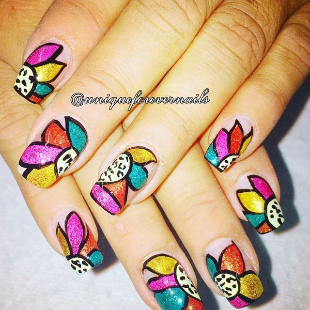 Nailstyletweets's tweet photo. Who says #flowers have to be #dainty? Make your #nailart big, bold and bright! https://t.co/WDTBxFTtNY https://t.co/X1S7CFOSXO