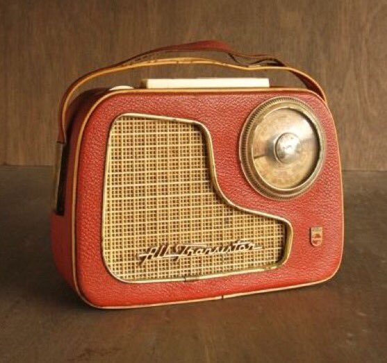 roseandesq's tweet photo. BBC Radio Stoke @dagfields today #radio #bbcstoke #music #vintage #nantwich #Cheshire #Vinyl https://t.co/JRvtFFcpjU