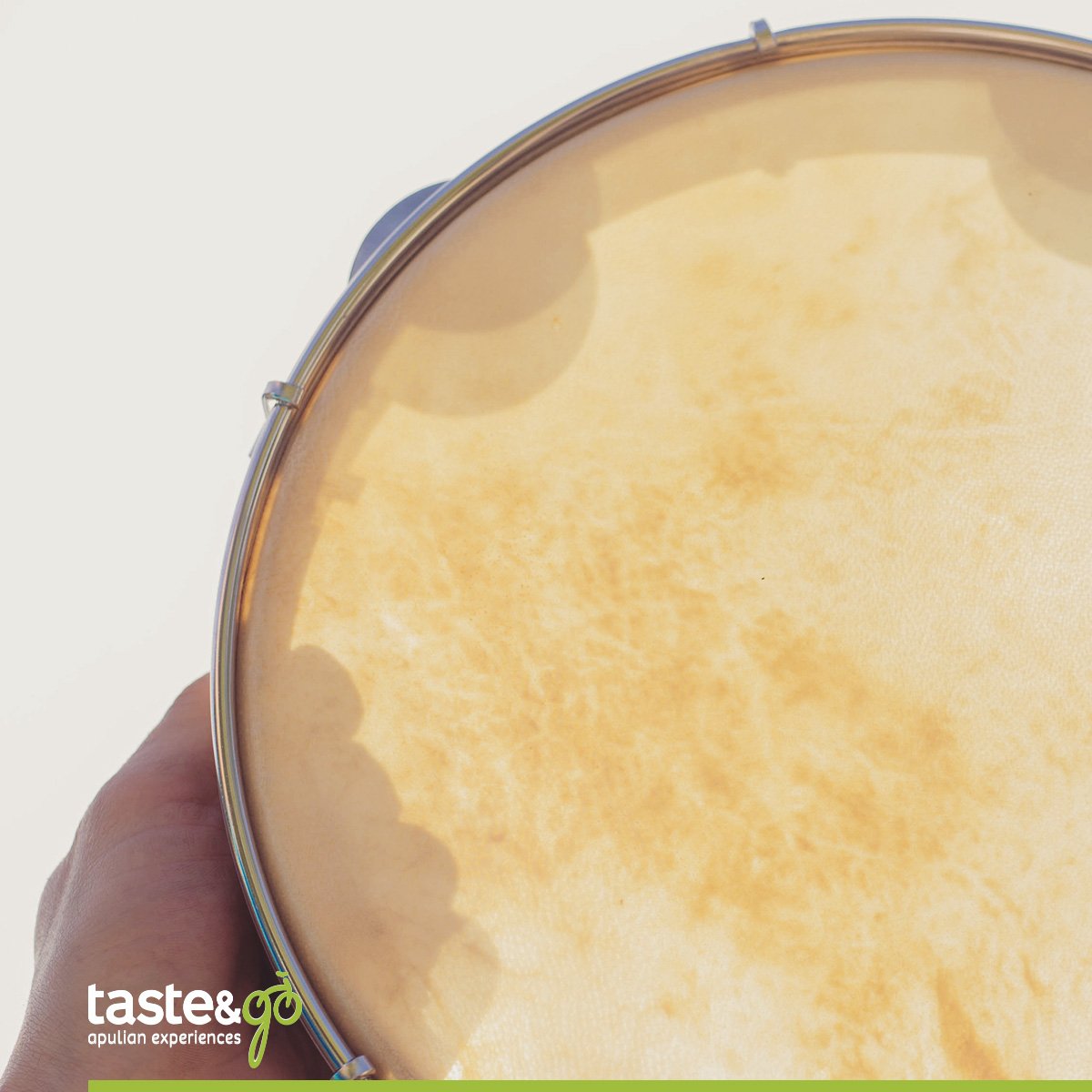 TasteandGo's tweet photo. Dopo una lunga pedalata concediamoci un po' di relax e godiamoci uno spettacolo di pizzica, fatevi sotto si balla #TasteAndGo #Puglia https://t.co/y99YTH7iSx