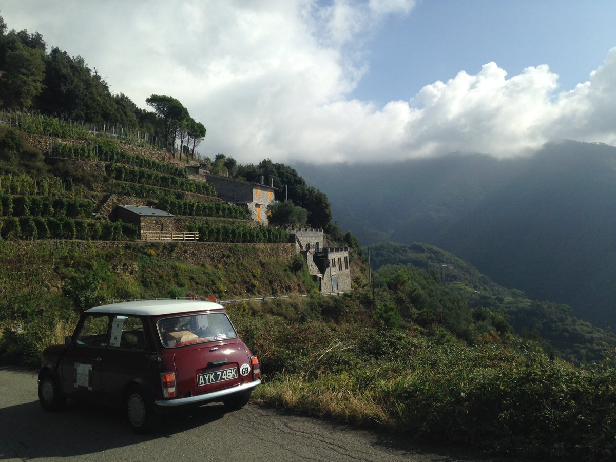 redmini3000's tweet image. #tbt to #CinqueTerre #italy  can't believe we've been home nearly a week! #backtoreality #3000milesinamini #Alzheimers @ARUKnews