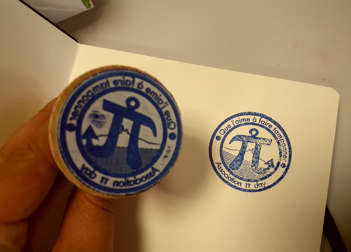 pidayasso's tweet image. &quot;Que j&apos;aime à faire tamponner&quot; une π-ancre d&apos;encre : le nouveau #tampon de l&apos;association Pi Day ! #piday #maths #mathematiques #marseille