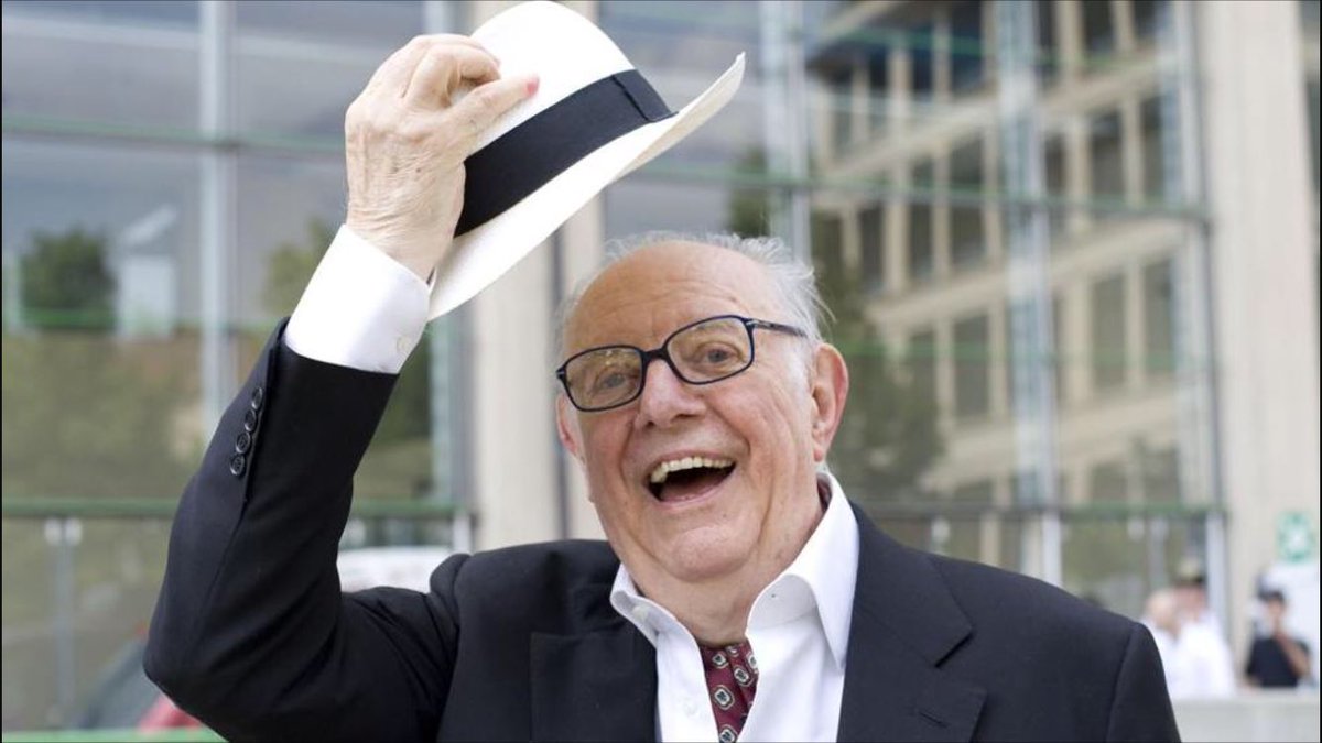 Ancora non si è capito che soltanto nel divertimento, nella passione e nel ridere si ottiene una vera crescita culturale. Dario Fo