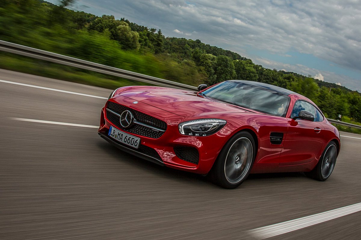 MercedesAMG's tweet photo. With great power, comes great driving pleasure.
[Consumption 9.6-8.4l/100km|CO₂ 224-195g/km] https://t.co/Rq4N7Aj0hm