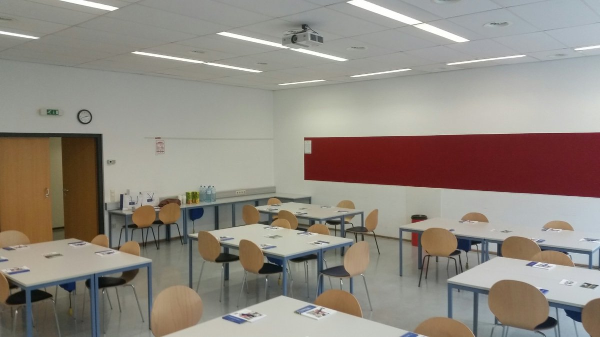 WienWw's tweet image. Heute Start unsere Workshopreihe &quot;#startup -Know-how für alle&quot; mit  &quot;Kleines Startup 1x1&quot; mit @mhgiesswein an @FHdesBFIWien #startupknowhow