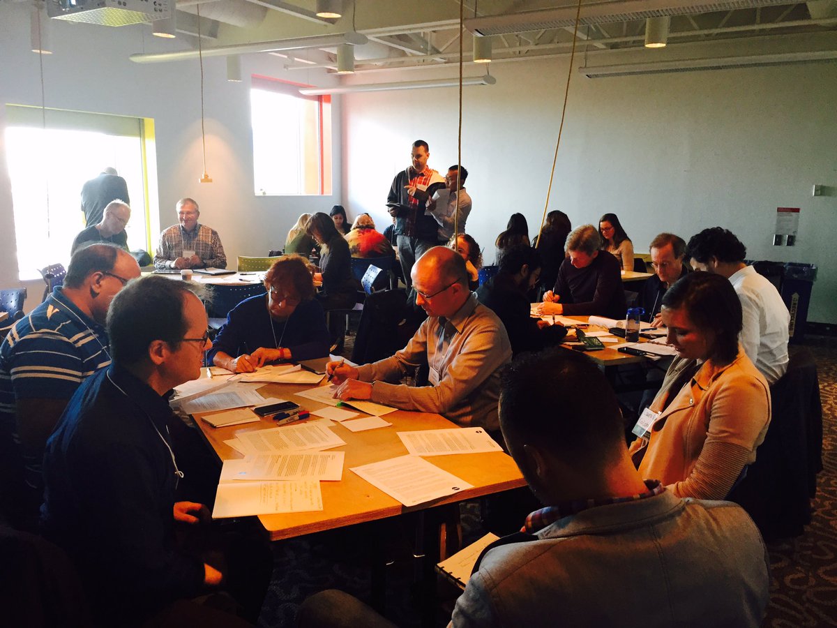 KathleenGnocato's tweet image. Design thinkers @OCAD exploring approaches to the challenge of #utilitytransformation #RSD5 today with @MaRSDD #futureofenergy